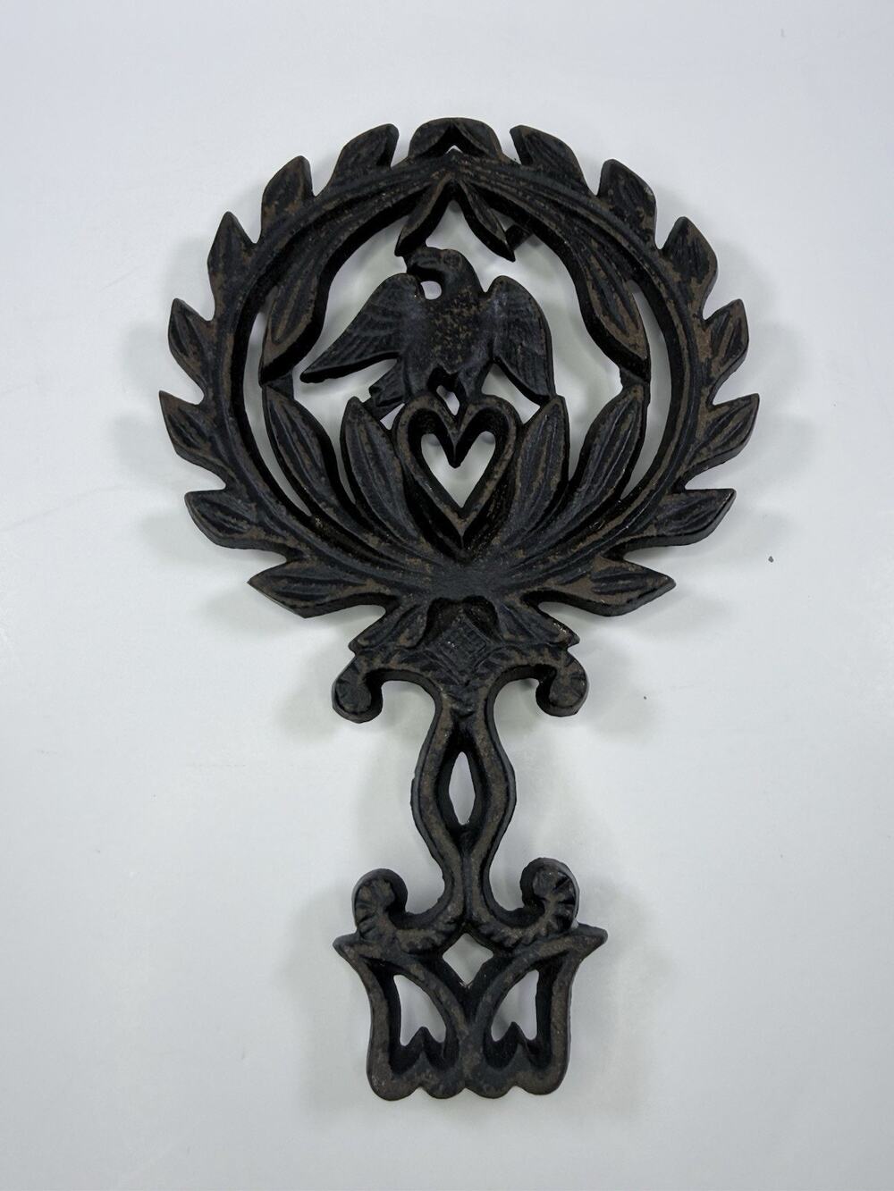 Vintage Cast Iron American Eagle Heart Laurel Wreath Trivet Wall Plaque T-13